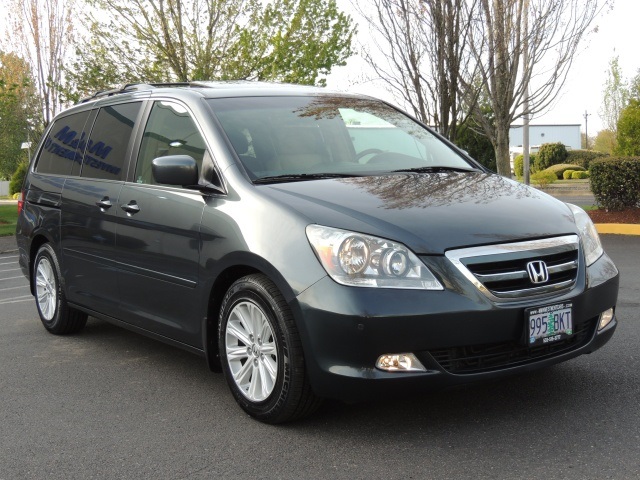 2005 Honda Odyssey Touring / Navigation / DVD / Rear CAM / 1-OWNER   - Photo 2 - Portland, OR 97217