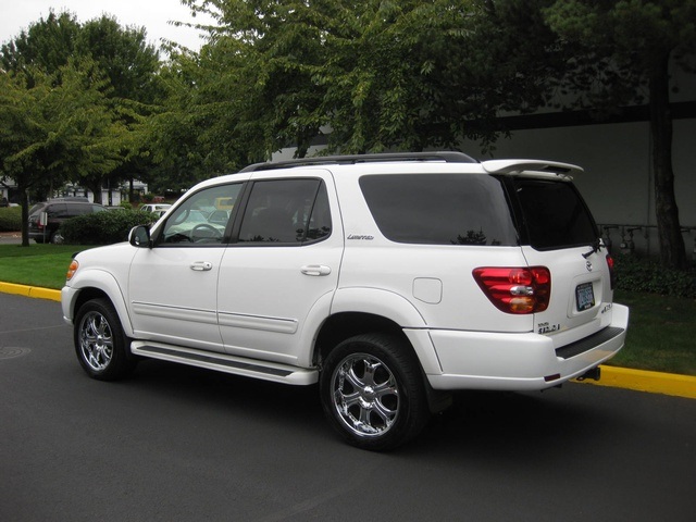 2002 Toyota Sequoia Limited   - Photo 4 - Portland, OR 97217