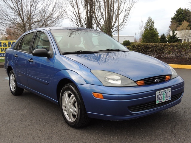 2004 Ford Focus ZTS / 4-Door Sedan / Automatic / 4Cyl / Excel Cond   - Photo 2 - Portland, OR 97217