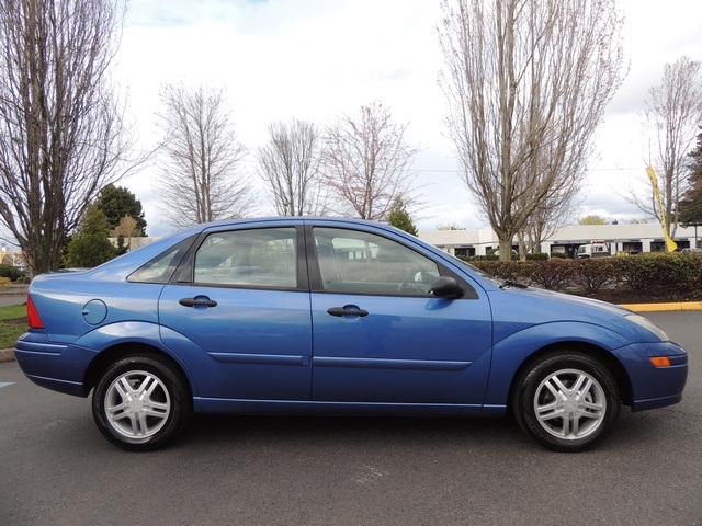 2004 Ford Focus ZTS / 4-Door Sedan / Automatic / 4Cyl / Excel Cond   - Photo 4 - Portland, OR 97217