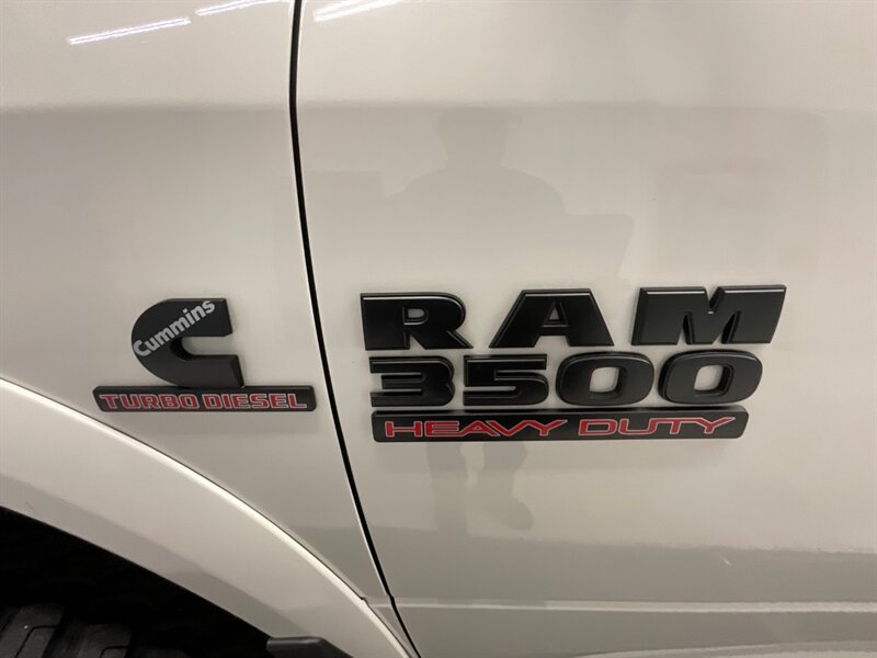 2017 RAM 3500 Laramie Crew Cab 4X4 / 6.7L DIESEL / AISIN TRANNY  / BRAND NEW MUD TIRES / RUST FREE - Photo 52 - Gladstone, OR 97027