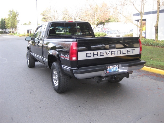 1997 Chevrolet K2500 Silverado / 4WD/ Leather   - Photo 3 - Portland, OR 97217