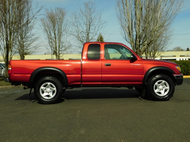 2004 Toyota Tacoma 2dr Xtracab / 4X4 / 5-SPEED MANUAL / LOW LOW MILES   - Photo 4 - Portland, OR 97217