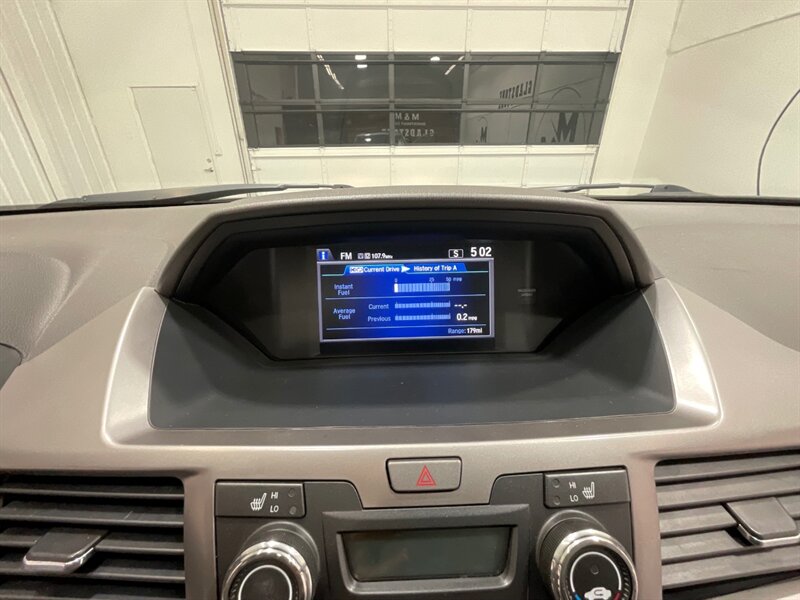 2016 Honda Odyssey EX-L MiniVan 8-Passenger / Leather Sunroof / LOCAL  / Excel Cond - Photo 18 - Gladstone, OR 97027