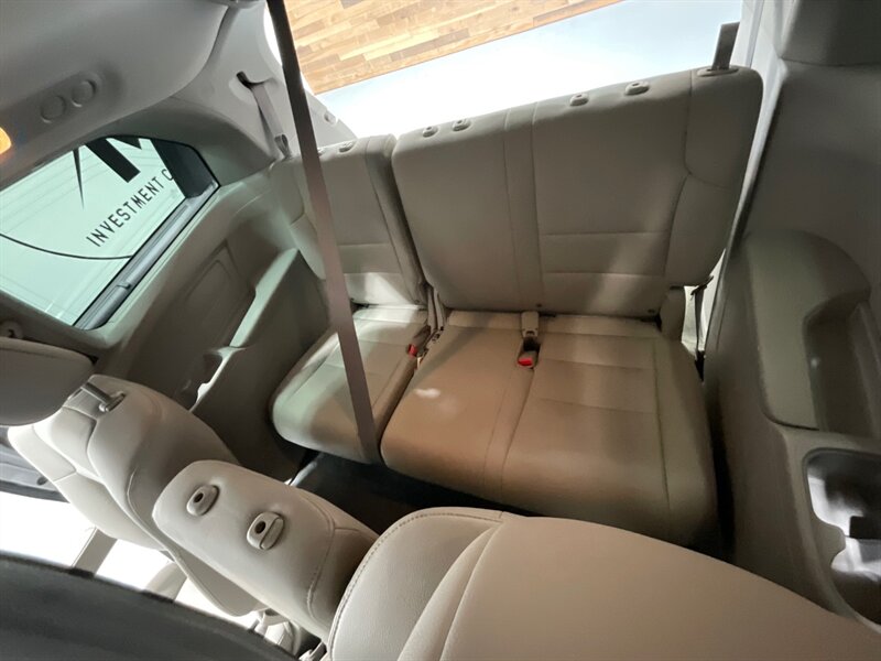 2016 Honda Odyssey EX-L MiniVan 8-Passenger / Leather Sunroof / LOCAL  / Excel Cond - Photo 12 - Gladstone, OR 97027