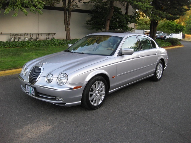 2001 Jaguar S-Type 4.0 V8 LUXURY Sedan   - Photo 1 - Portland, OR 97217