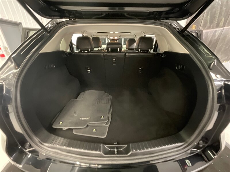 2019 Mazda CX-5 Touring Sport Utility AWD / Technology Pkg / Sunro  / Heated Seats / Backup Camera - Photo 13 - Gladstone, OR 97027