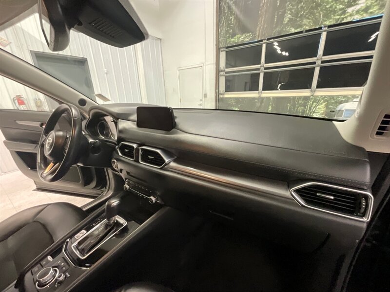 2019 Mazda CX-5 Touring Sport Utility AWD / Technology Pkg / Sunro  / Heated Seats / Backup Camera - Photo 15 - Gladstone, OR 97027