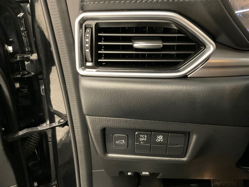 2019 Mazda CX-5 Touring Sport Utility AWD / Technology Pkg / Sunro  / Heated Seats / Backup Camera - Photo 20 - Gladstone, OR 97027