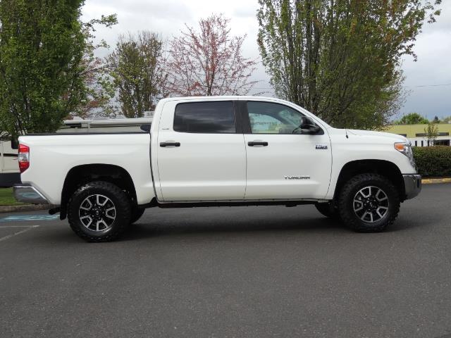 2014 Toyota Tundra SR5 / CrewMax / 4X4 / 5.7L / LEATHER / 1-Owner   - Photo 4 - Portland, OR 97217