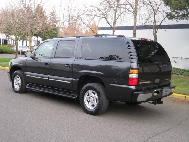 2004 Chevrolet Suburban 1500   - Photo 3 - Portland, OR 97217