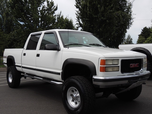 1999 GMC Sierra 2500 Crew Cab 7.4 Liter 4WD Lifted Leather   - Photo 2 - Portland, OR 97217