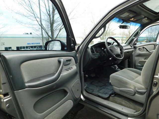 2005 Toyota Tundra SR5 4dr Double Cab / 4X4 / LIFTED / LOW MILES   - Photo 13 - Portland, OR 97217