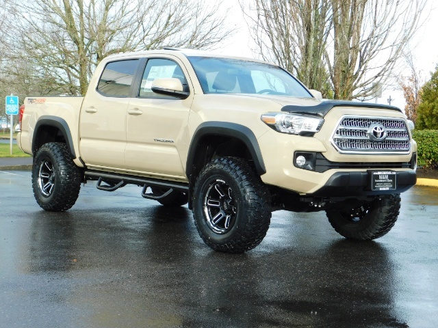 2017 Toyota Tacoma TRD Off-Road Sport / ONLY 42 MILES / 6-SPEED   - Photo 2 - Portland, OR 97217