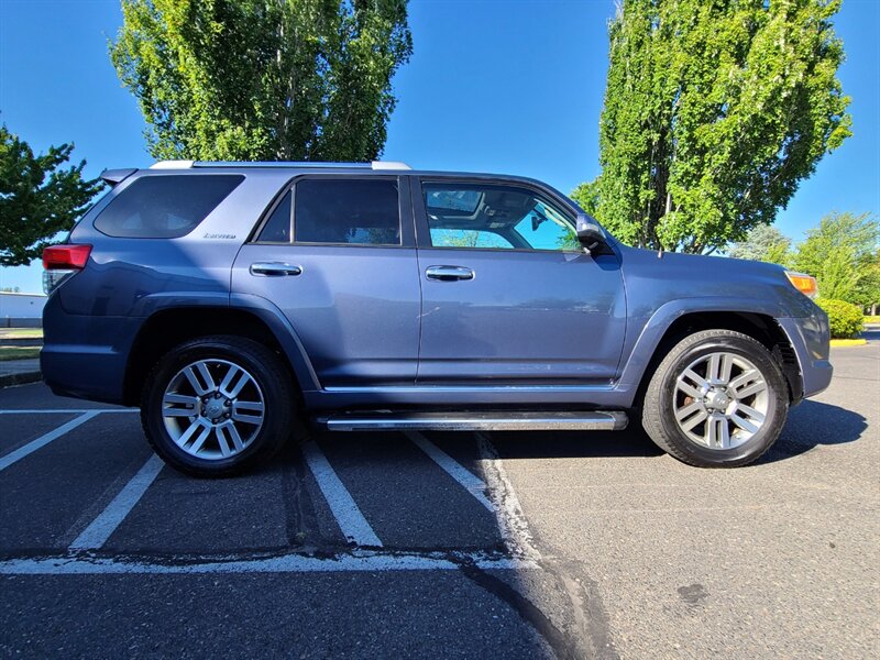 2011 Toyota 4Runner Limited 4X4 / 3RD SEAT / LEATHER / SUN ROOF  / LOCAL / 2-OWNERS / FULLY LOADED - Photo 4 - Portland, OR 97217