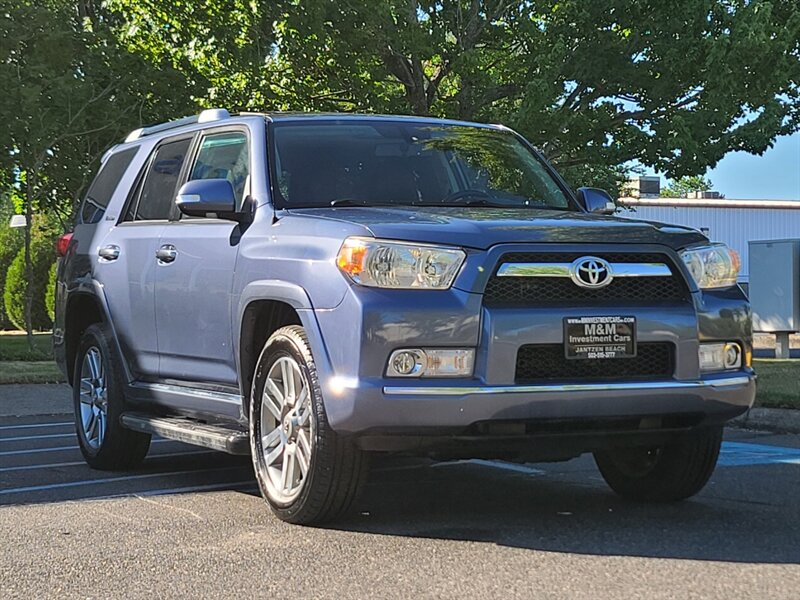 2011 Toyota 4Runner Limited 4X4 / 3RD SEAT / LEATHER / SUN ROOF  / LOCAL / 2-OWNERS / FULLY LOADED - Photo 2 - Portland, OR 97217