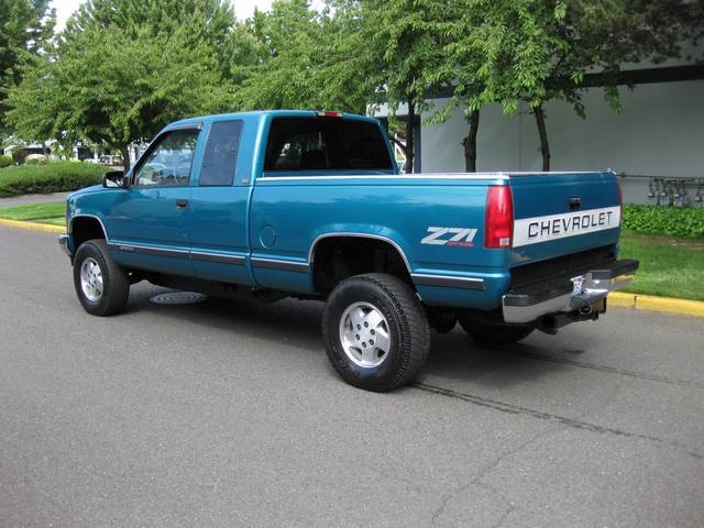 1995 Chevrolet K1500 Silverado   - Photo 3 - Portland, OR 97217