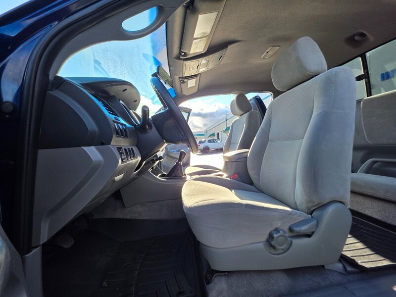 2007 Toyota Tacoma ACCESS CAB 4X4 / 5-SPEED MANUAL / 4-CYL / 4-CYL / 2.7 Liter / LONG BED / BRAND NEW TIRES / BRAND NEW LIFT - Photo 13 - Portland, OR 97217