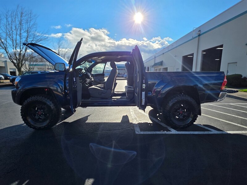 2007 Toyota Tacoma ACCESS CAB 4X4 / 5-SPEED MANUAL / 4-CYL / 4-CYL / 2.7 Liter / LONG BED / BRAND NEW TIRES / BRAND NEW LIFT - Photo 23 - Portland, OR 97217
