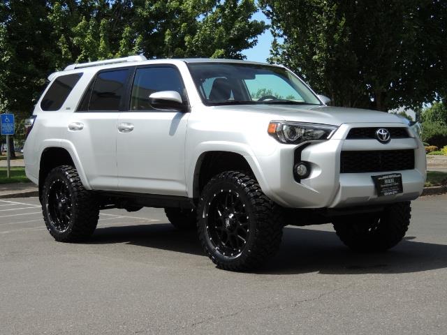 2016 Toyota 4Runner SR5 / 4WD / NAVIGATION / LIFTED LIFTED   - Photo 2 - Portland, OR 97217