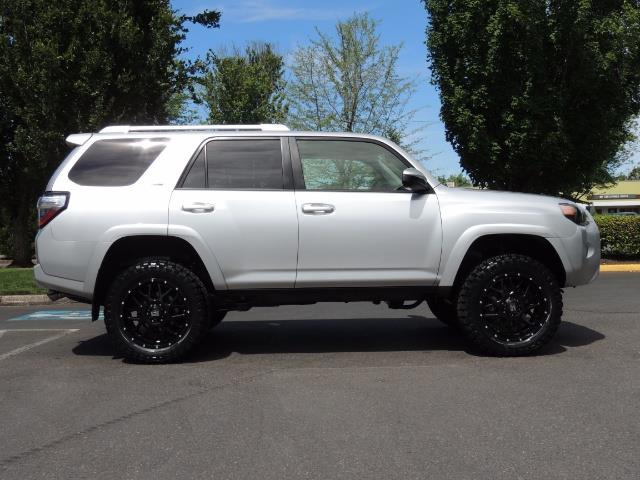 2016 Toyota 4Runner SR5 / 4WD / NAVIGATION / LIFTED LIFTED   - Photo 4 - Portland, OR 97217