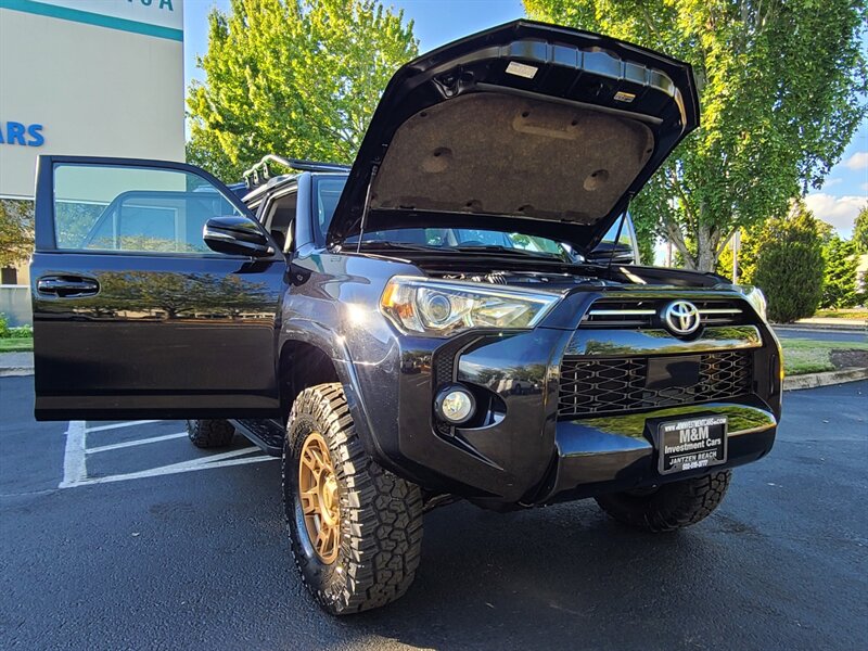 2020 Toyota 4Runner SR5 Premium 4X4 / LEATHER / 3RD SEAT / LIFTED  / NEW TRD WHEELS / NEW TIRES / SUN ROOF / FACTORY WARRANTY - Photo 26 - Portland, OR 97217