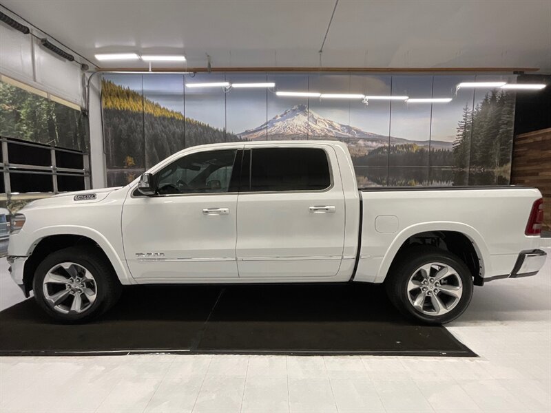 2022 RAM 1500 Limited Crew Cab 4X4 / 5.7L Hemi / 7,000 MILES  / 1-OWNER LOCAL / PANORAMIC SUNROOF / Leather w. Heated & Cooled Seats / Trailer brake / Technology Pkg / FULLY LOADED - Photo 3 - Gladstone, OR 97027