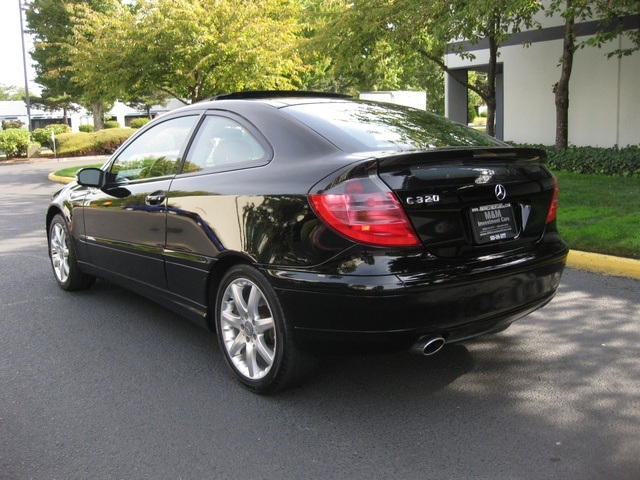 2003 Mercedes-Benz C320/ Sport Coupe/ Leather/Auto/Panoramic Sunroof   - Photo 3 - Portland, OR 97217