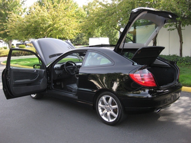 2003 Mercedes-Benz C320/ Sport Coupe/ Leather/Auto/Panoramic Sunroof   - Photo 10 - Portland, OR 97217