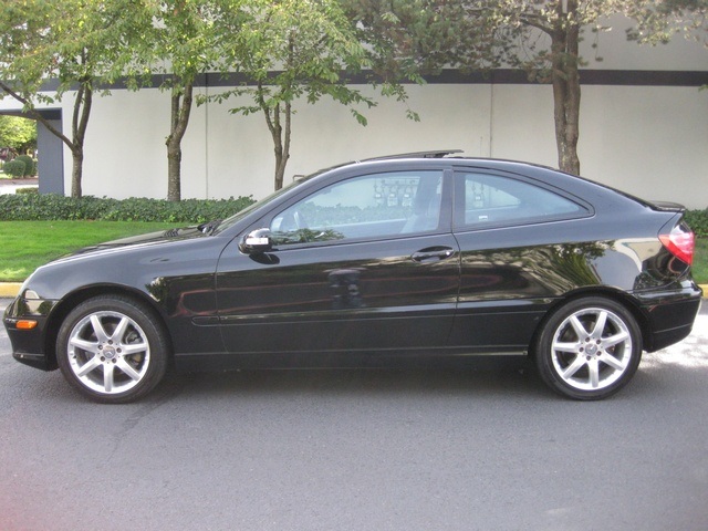 2003 Mercedes-Benz C320/ Sport Coupe/ Leather/Auto/Panoramic Sunroof   - Photo 2 - Portland, OR 97217