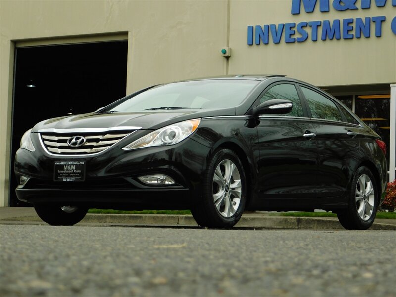 2013 Hyundai Sonata Limited w/ Navigation/Panoramic Sunroof /LOW MILES   - Photo 1 - Portland, OR 97217