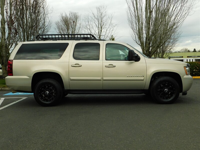 2007 Chevrolet Suburban LT 2500 4X4 / 3/4 TON/ Leather Navi DVD 3Rd Seat   - Photo 4 - Portland, OR 97217