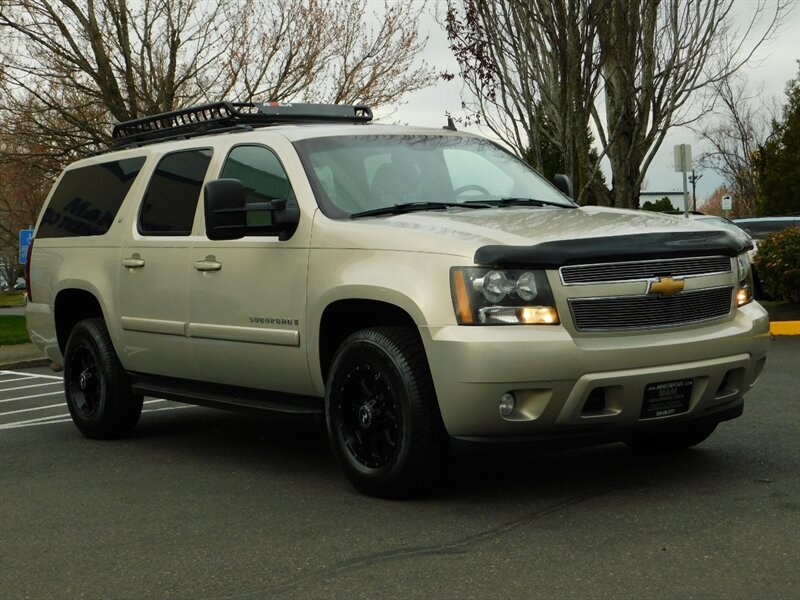 2007 Chevrolet Suburban LT 2500 4X4 / 3/4 TON/ Leather Navi DVD 3Rd Seat   - Photo 2 - Portland, OR 97217