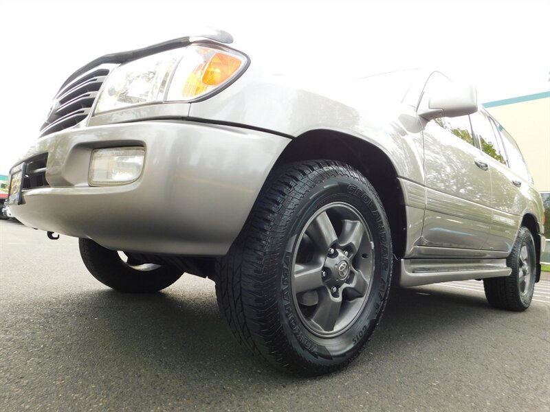 2003 Toyota Land Cruiser 4.7L 4X4 Center Diff / 2-Owner / Rare Find 117Kmil   - Photo 22 - Portland, OR 97217