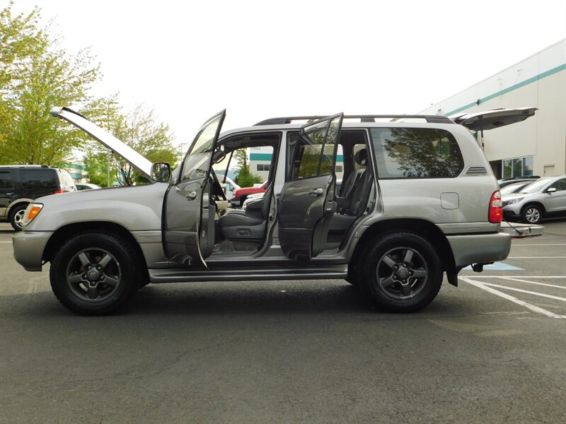 2003 Toyota Land Cruiser 4.7L 4X4 Center Diff / 2-Owner / Rare Find 117Kmil   - Photo 10 - Portland, OR 97217