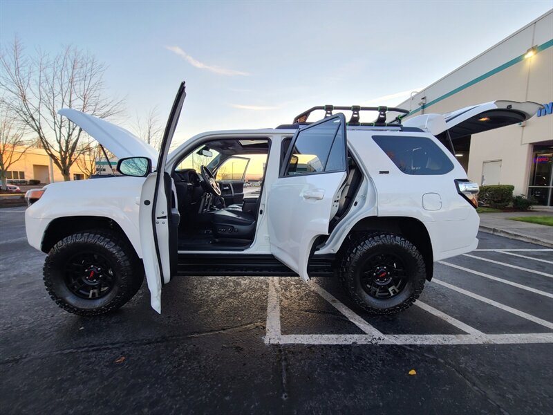 2020 Toyota 4Runner SR5 Premium / NEW TRD WHEELS / NEW TIRES / SUN ROOF / FACTORY WARRANTY - Photo 23 - Portland, OR 97217