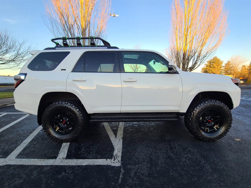 2020 Toyota 4Runner SR5 Premium / NEW TRD WHEELS / NEW TIRES / SUN ROOF / FACTORY WARRANTY - Photo 4 - Portland, OR 97217