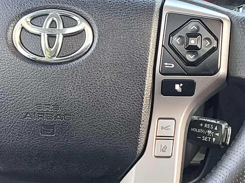 2020 Toyota 4Runner SR5 Premium / NEW TRD WHEELS / NEW TIRES / SUN ROOF / FACTORY WARRANTY - Photo 32 - Portland, OR 97217