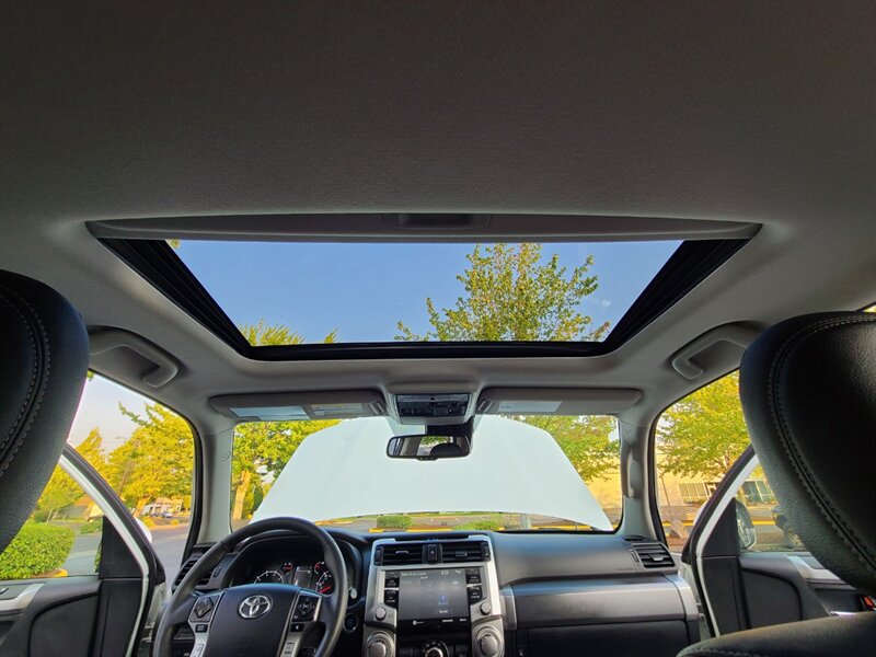 2020 Toyota 4Runner SR5 Premium / NEW TRD WHEELS / NEW TIRES / SUN ROOF / FACTORY WARRANTY - Photo 20 - Portland, OR 97217