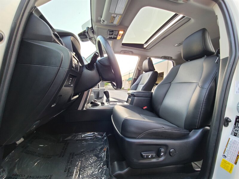 2020 Toyota 4Runner SR5 Premium / NEW TRD WHEELS / NEW TIRES / SUN ROOF / FACTORY WARRANTY - Photo 13 - Portland, OR 97217