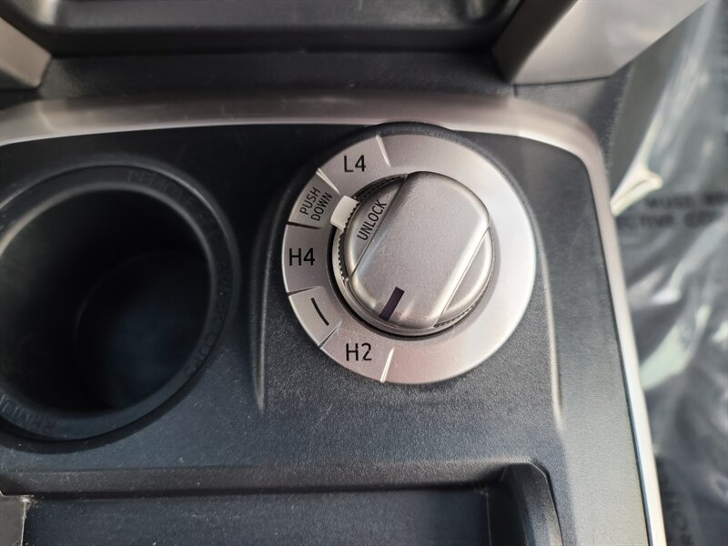 2020 Toyota 4Runner SR5 Premium / NEW TRD WHEELS / NEW TIRES / SUN ROOF / FACTORY WARRANTY - Photo 36 - Portland, OR 97217