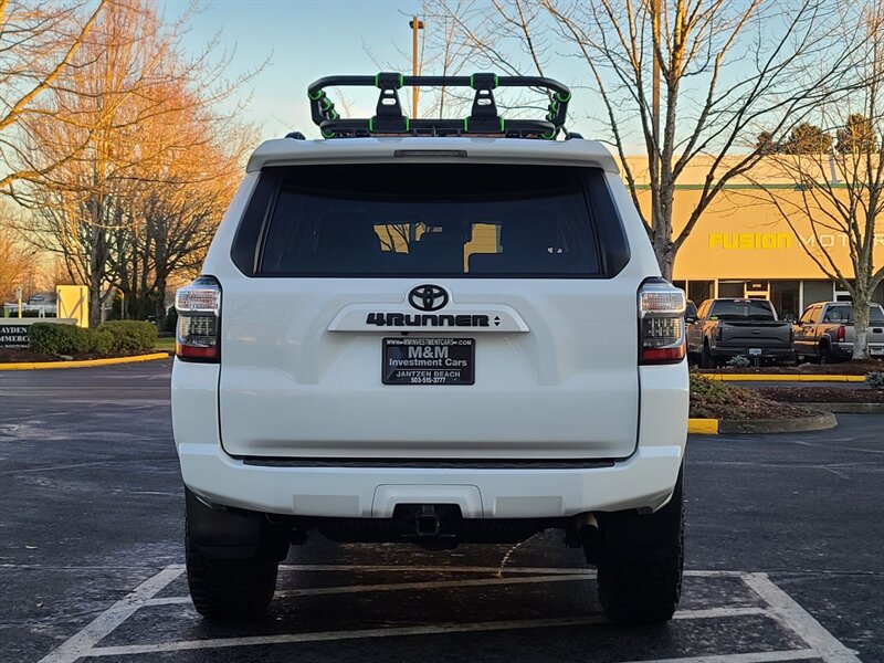 2020 Toyota 4Runner SR5 Premium / NEW TRD WHEELS / NEW TIRES / SUN ROOF / FACTORY WARRANTY - Photo 5 - Portland, OR 97217