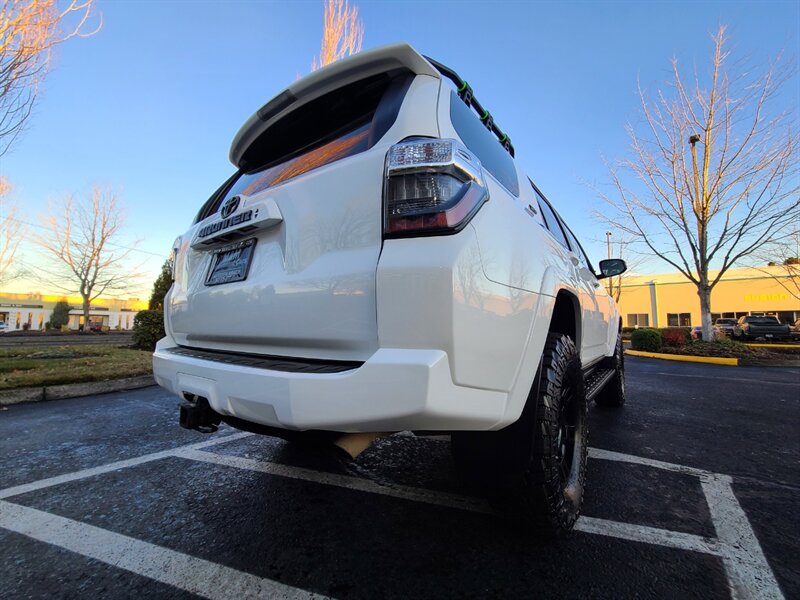 2020 Toyota 4Runner SR5 Premium / NEW TRD WHEELS / NEW TIRES / SUN ROOF / FACTORY WARRANTY - Photo 11 - Portland, OR 97217