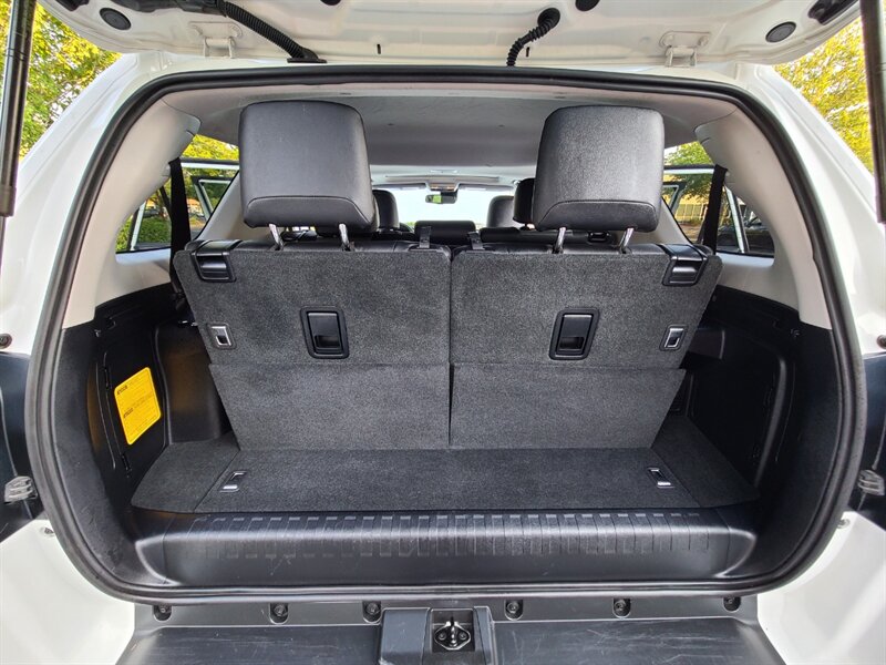2020 Toyota 4Runner SR5 Premium / NEW TRD WHEELS / NEW TIRES / SUN ROOF / FACTORY WARRANTY - Photo 16 - Portland, OR 97217