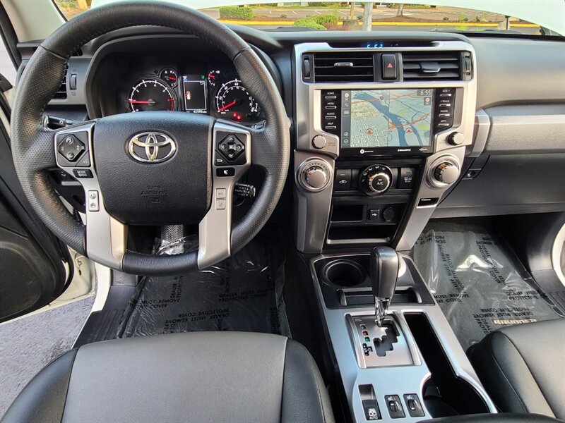 2020 Toyota 4Runner SR5 Premium / NEW TRD WHEELS / NEW TIRES / SUN ROOF / FACTORY WARRANTY - Photo 35 - Portland, OR 97217