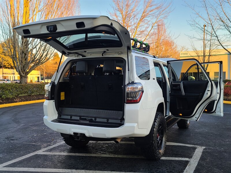 2020 Toyota 4Runner SR5 Premium / NEW TRD WHEELS / NEW TIRES / SUN ROOF / FACTORY WARRANTY - Photo 28 - Portland, OR 97217