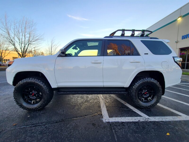 2020 Toyota 4Runner SR5 Premium / NEW TRD WHEELS / NEW TIRES / SUN ROOF / FACTORY WARRANTY - Photo 3 - Portland, OR 97217