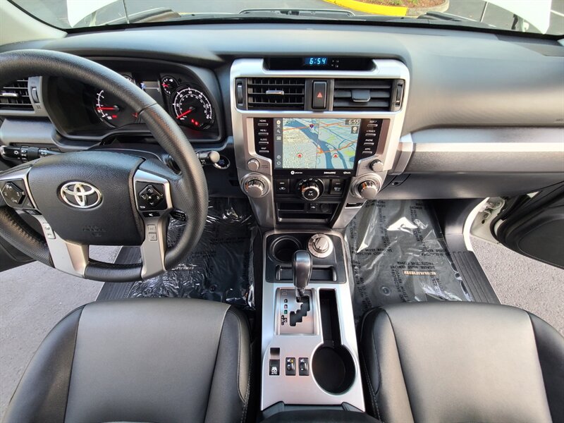 2020 Toyota 4Runner SR5 Premium / NEW TRD WHEELS / NEW TIRES / SUN ROOF / FACTORY WARRANTY - Photo 33 - Portland, OR 97217