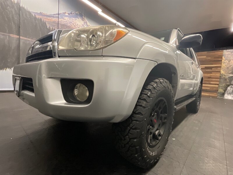 2006 Toyota 4Runner SR5 4WD / 4.0L V6 / NEW LIFTED w/ WHEELS TIRES  LIFTED w/ NEW WHEELS & TIRES - Photo 9 - Gladstone, OR 97027