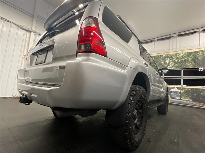 2006 Toyota 4Runner SR5 4WD / 4.0L V6 / NEW LIFTED w/ WHEELS TIRES  LIFTED w/ NEW WHEELS & TIRES - Photo 11 - Gladstone, OR 97027